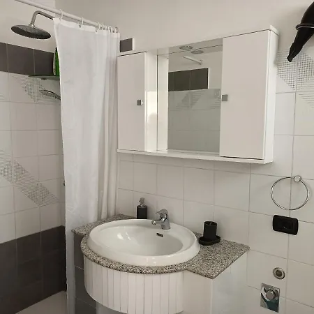 Dimora Nonna Dora דירה *